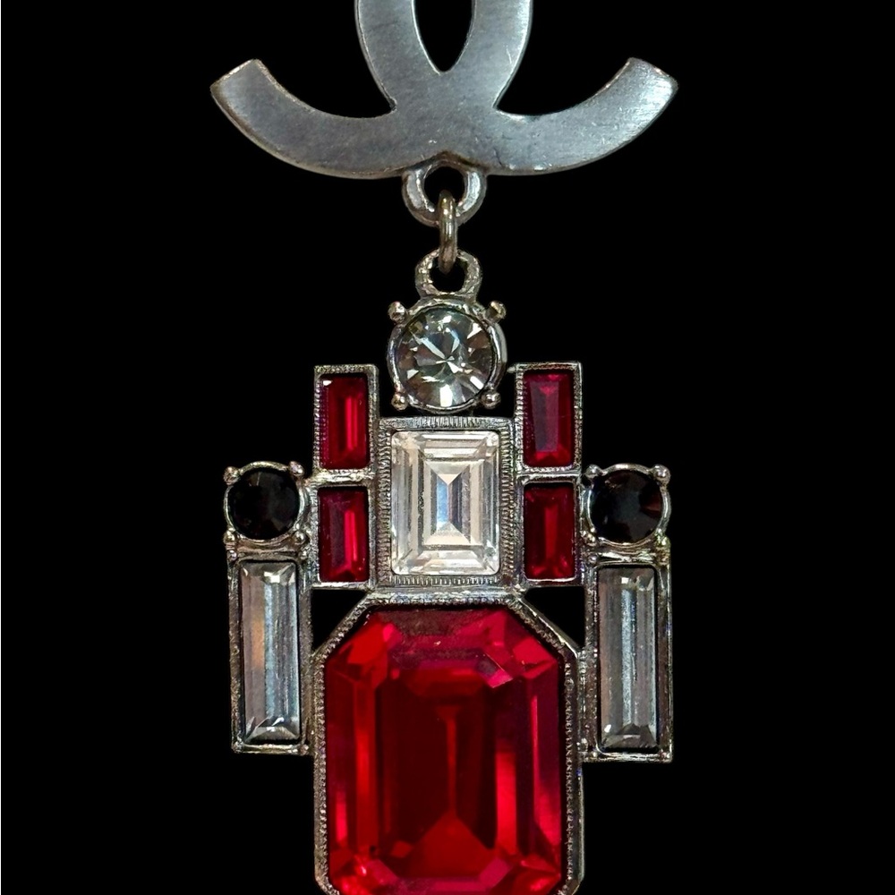 Chanel 2005P Red Gripoix Glass & Crystal Pendant Necklace – Made in France - Picture 4 of 6